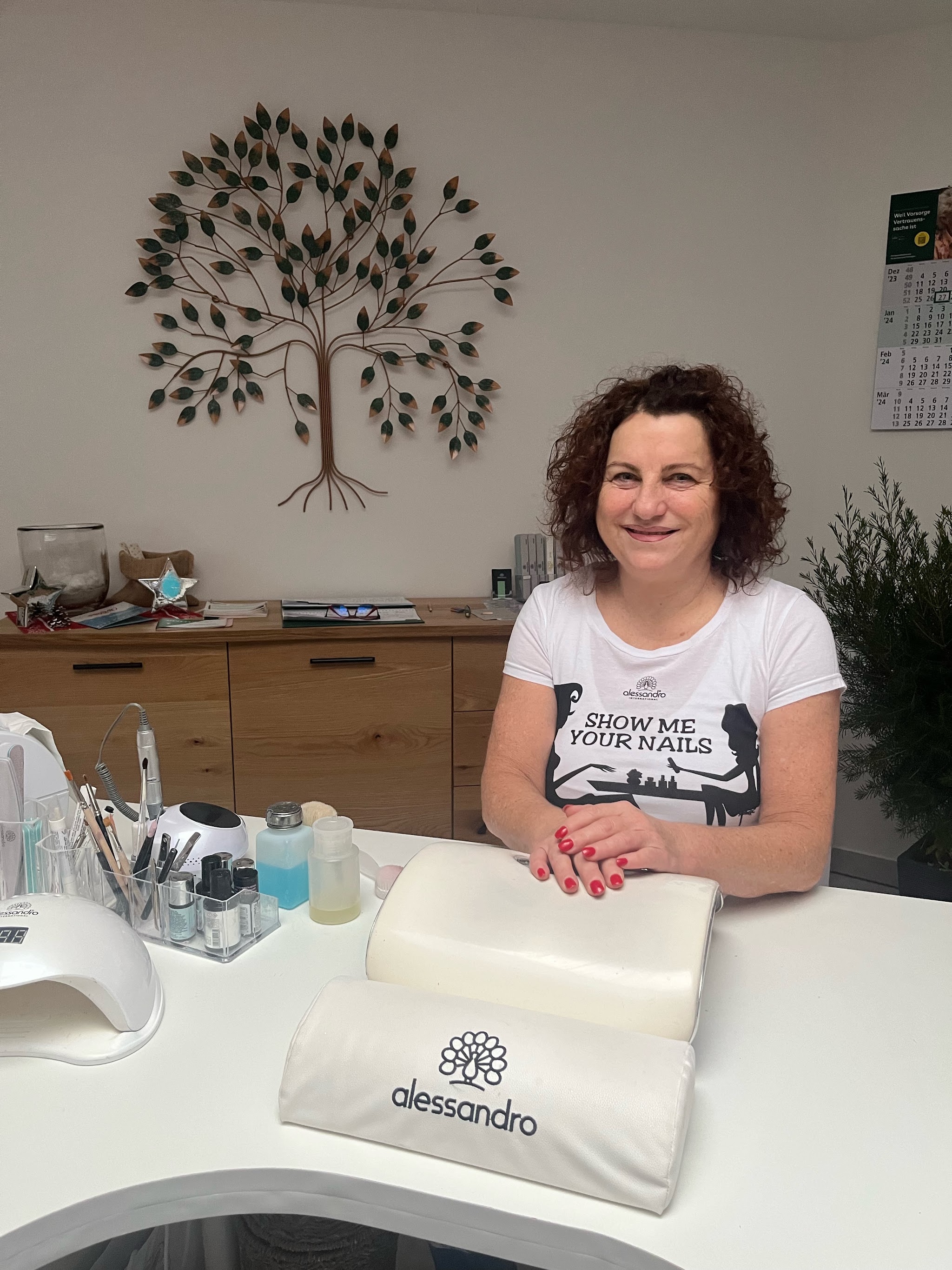 Kerstin Ziegner in ihrem Nagelstudio in Chemnitz-Stelzendorf